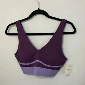 💚 NWTs Fabletics - purple two tone sports bra - size small